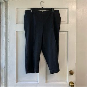 Alfred Dunner Black Capri Pants
